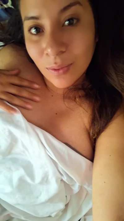 Let's sleep together after we cuddle the whole night