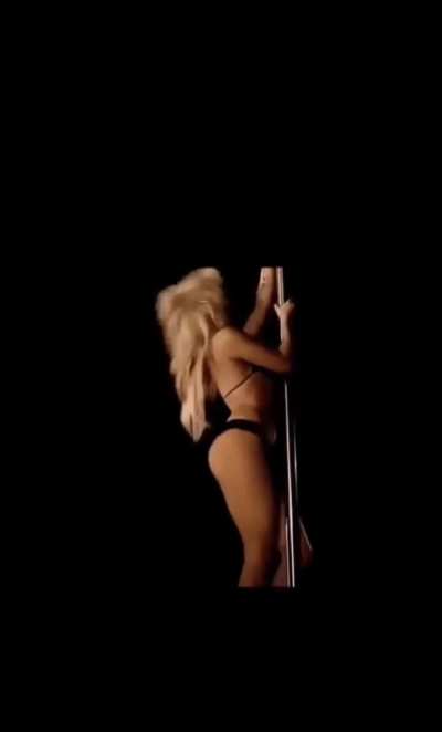 Shakira Rabiosa Pole Dance (Normal Speed & Slow-Mo)