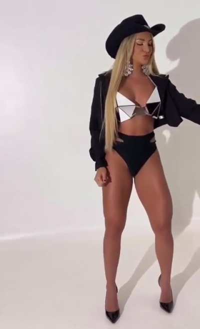 Gabi Martins