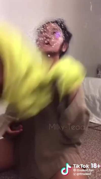 Asian Babe Wipes it down