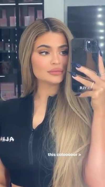 She so hot!!