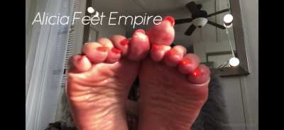 Fine Ass Bitch Spit On Feet Joi 😩😩