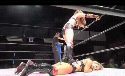 Kairi gives Toni's ass a good massage