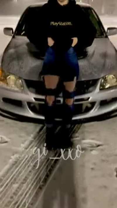 Car girls do it better 😉 [OC]