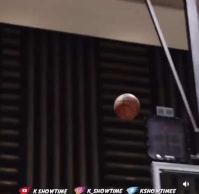 Drake the type of nigga to say 