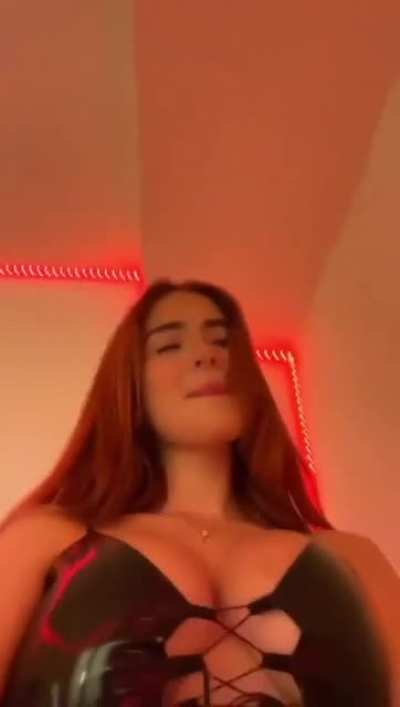 Debería crearse un OF 🤤