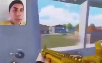 😨