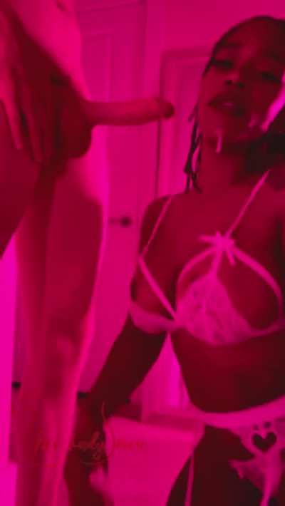 I love letting the cum from his BWC drip from my chin OF:th<wbr>eelad<wbr>ysire<wbr>n