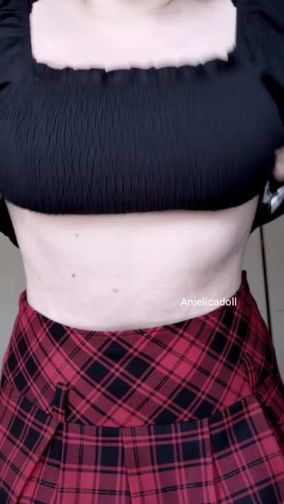 bouncy natural milkers :)