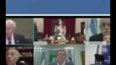 Parrilli: Voy a tomarme todo el tiempo que sea necesario para explicarlo , porque es importante que la gente entienda que lo que quiero decir es , (Si, Jefa!) bueno voy a redondear....