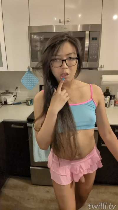 omg this miniskirt can't even cover my small dick lol