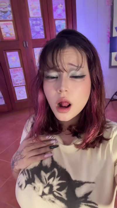 showing off my asian ahegao face