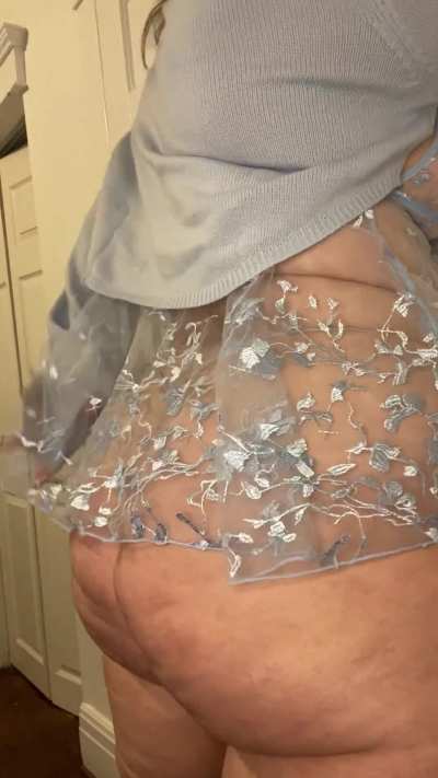 My posts haven’t been doing great here lately but gosh darnit I still wanna show off my pretty lingerie 🥰 (OC)