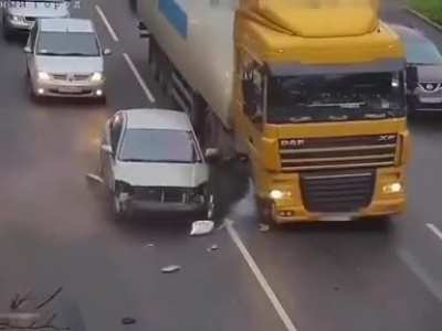 Я не заметно прошмыгну тут...