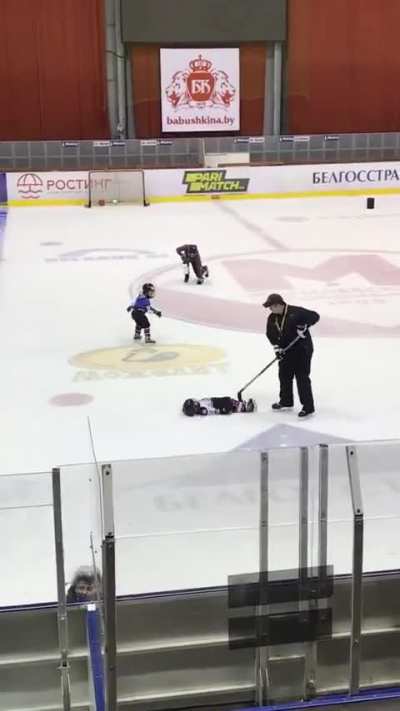 Hockey rookie 
