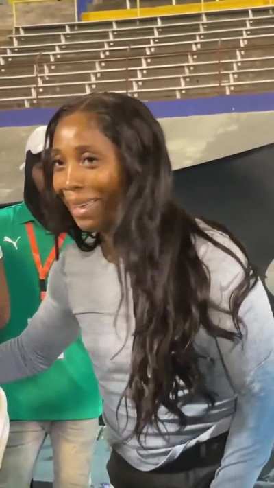 Nigga in the back want a pieceððð