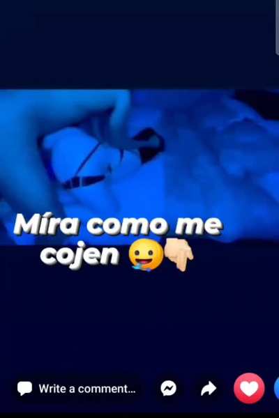 no se q hacer con ella uff no pued dejar de seguirla y no me aburre
