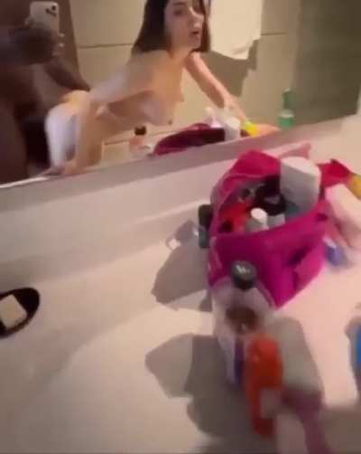 She send this video to her boyfriend