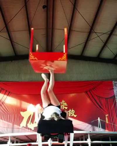 Technically, she's a table dancer. (also, fuk mosquitoes)