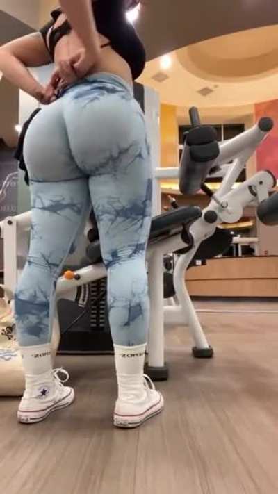 Imagine seeing that in the gym 🍑🥵