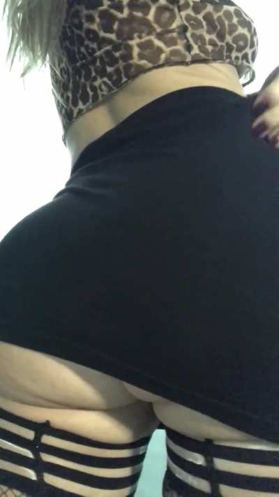 mommy wants to know, would you eat or fuck first?