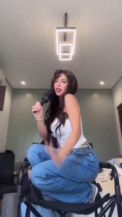 Yassi Pressman