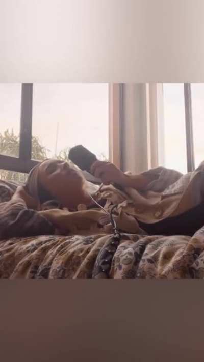ok do daniel caesar but make it cozy and sideways @ashlynnmalia