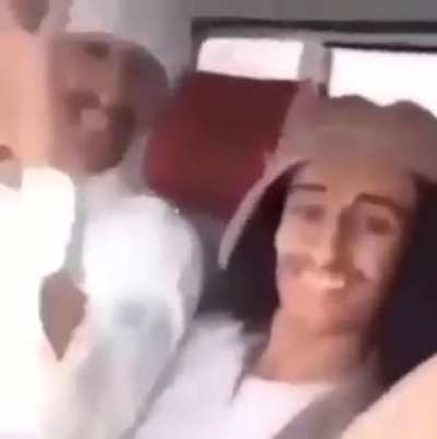 😀