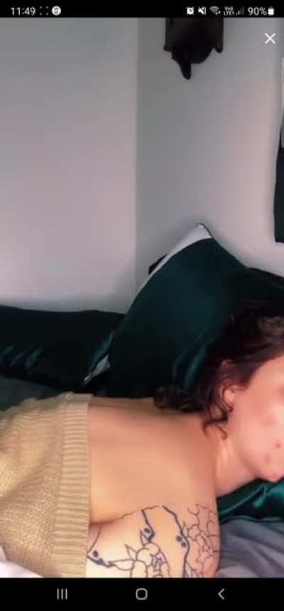 She use vibration in live