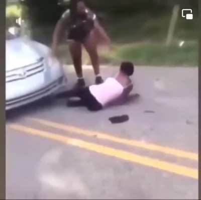 Bitch gets headshotted by Car-Kun