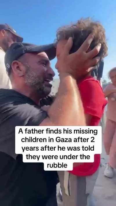A Palestinian father finds his missing children after 2 years of being told they were under the rubble