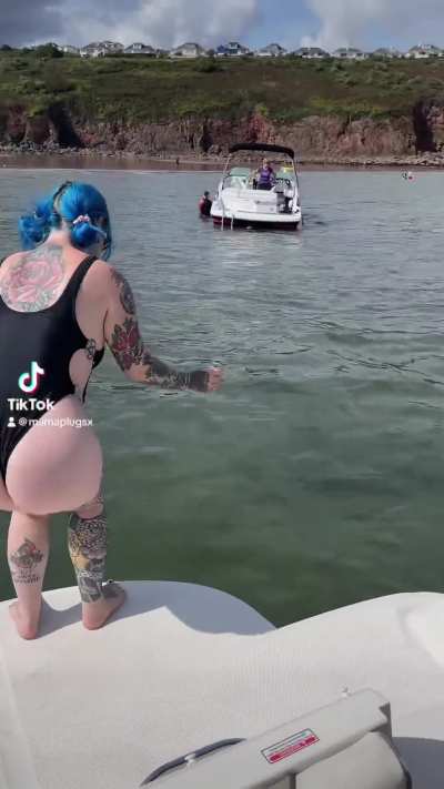 Curvy tiktok thots?