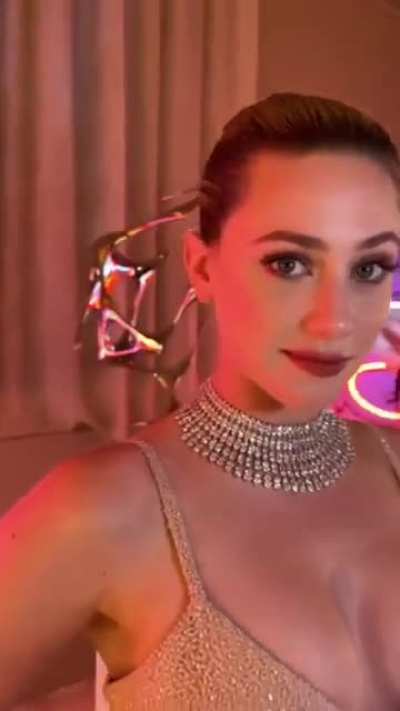 Lili Reinhart