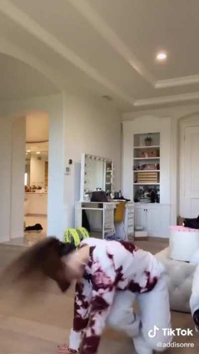 HOW HASNT THIS BEEN POSTED YET WTF 😍😍