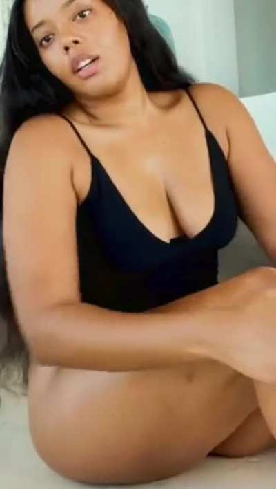 Close thick thighs