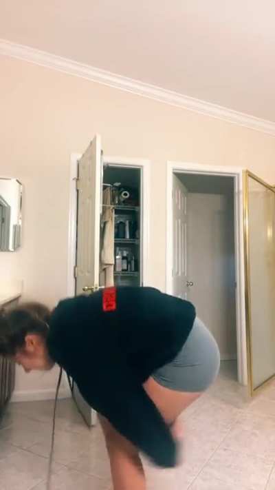 😨
