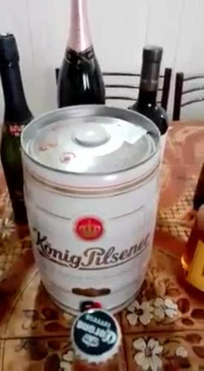 Les deseo una hermosa navidad. chupense la vida y tengan mucha cirrosis.