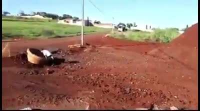 The dad just couldn't get there in time 😢