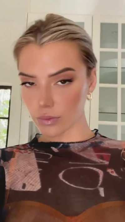 Looking glamours