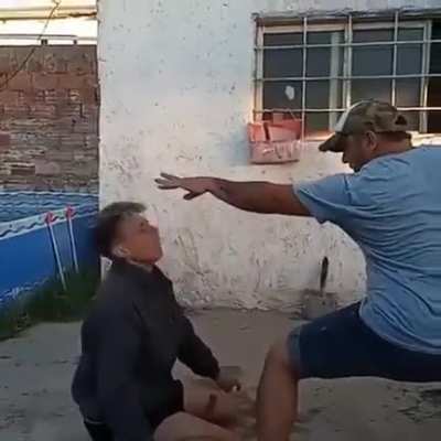 Nooo lo noqueo!!!