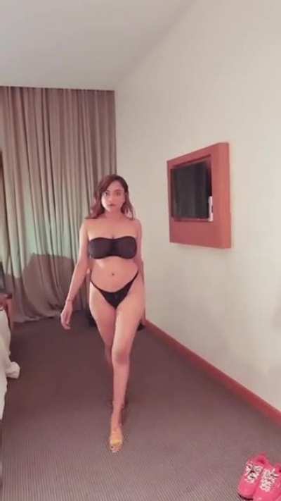 Queen is back👙<wbr>😍😘💕🍒👙<wbr>😍💕👙💕😍<wbr>👙