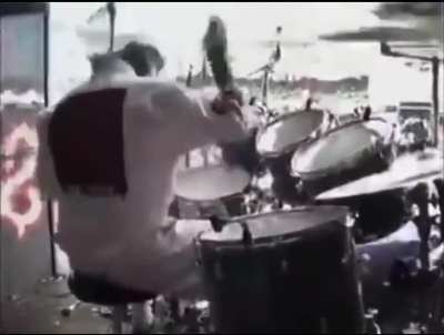 Joey Jordison the former drummer for Slipknot playing the song “Eyeless”