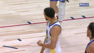 [Highlight] 6’2” 185 lbs Steph Curry flexes after supposedly bodying 6’11” 284 lbs Jokic on defense