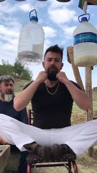 Başka bi ülkeden çıksa şaşırırdım aq