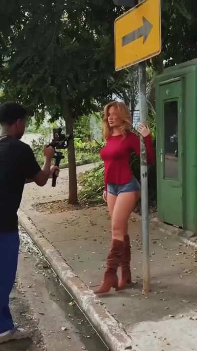 👢