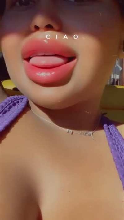Mya Curvz