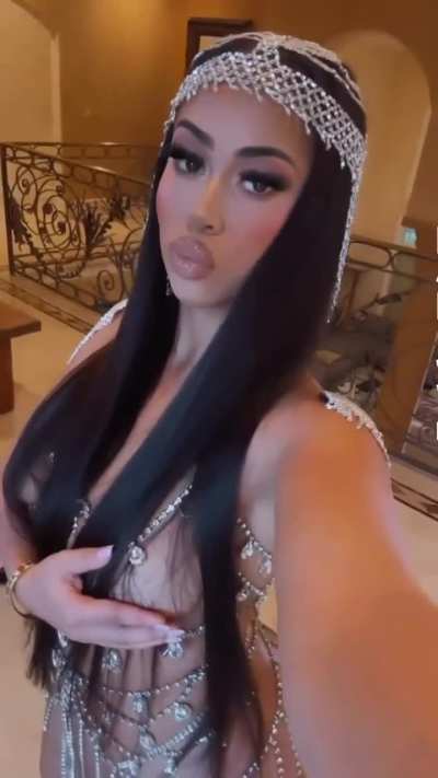 🍑🤳🏿💎