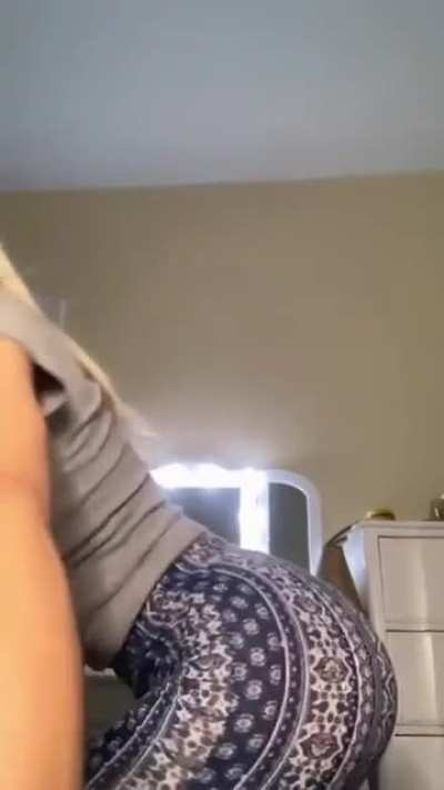 Nice jiggle🍑