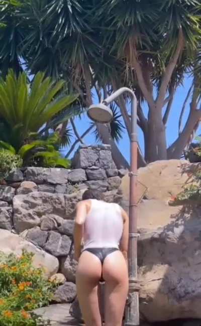 ⛱️