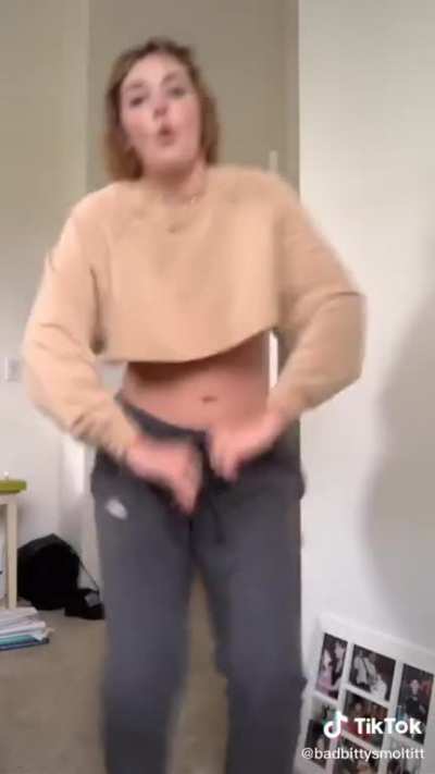 badbi<wbr>ttysm<wbr>oltit<wbr>t's underboob tiktoktreat